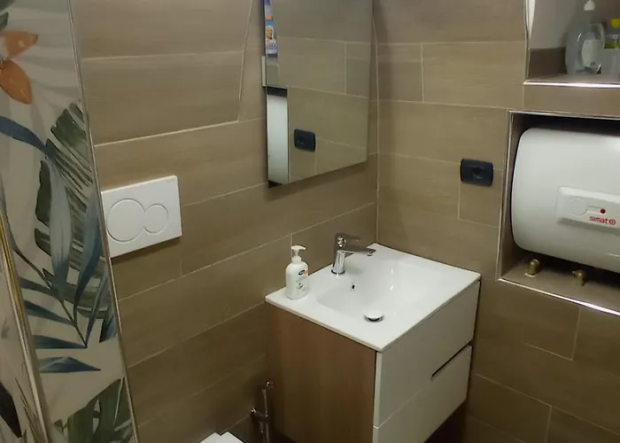 La Casina Al Mare Bed & Breakfast